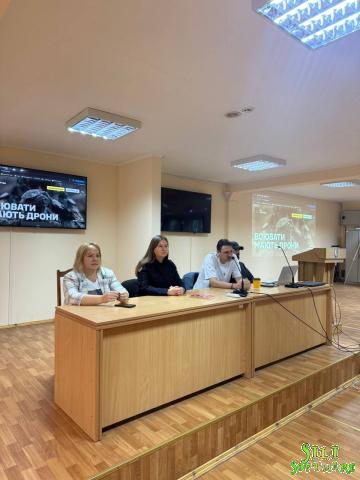 Курсанти НАВС зустрілися з військовослужбовцями полку «Яструби» Курсанти НАВС зустрілися з військовослужбовцями полку «Яструби»