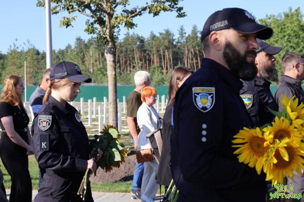 Вшановуємо сьогодні — пам’ятаємо щодня Вшановуємо сьогодні — пам’ятаємо щодня