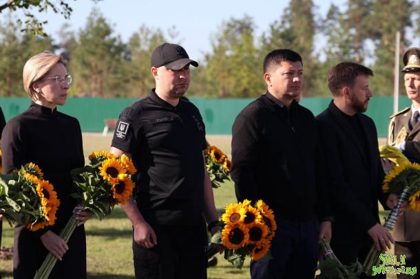 Вшановуємо сьогодні — пам’ятаємо щодня Вшановуємо сьогодні — пам’ятаємо щодня