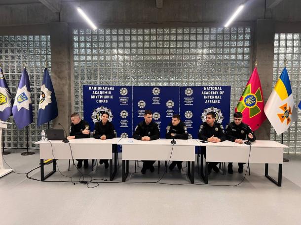 Менторство як традиція лідерства: досвід старших – підтримка молодших Менторство як традиція лідерства: досвід старших – підтримка молодших