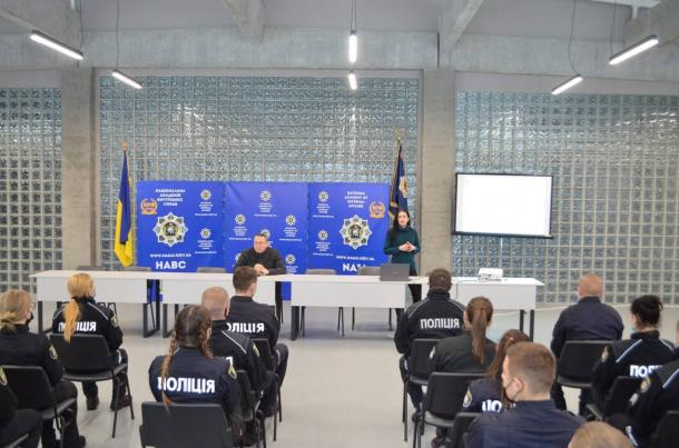 Зустріч представника поліції громади з слухачами КЦППП «Академія поліції» Зустріч представника поліції громади з слухачами КЦППП «Академія поліції»