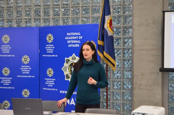 Зустріч представника поліції громади з слухачами КЦППП «Академія поліції» Зустріч представника поліції громади з слухачами КЦППП «Академія поліції»